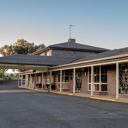 Tumut Valley Motel Pet Friendly Екстериор снимка