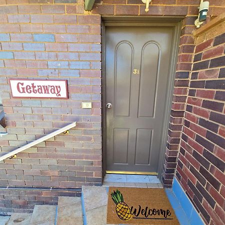 Tumut Valley Motel Pet Friendly Екстериор снимка