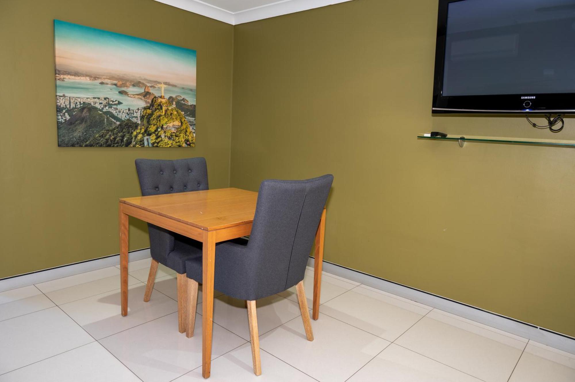 Tumut Valley Motel Pet Friendly Екстериор снимка