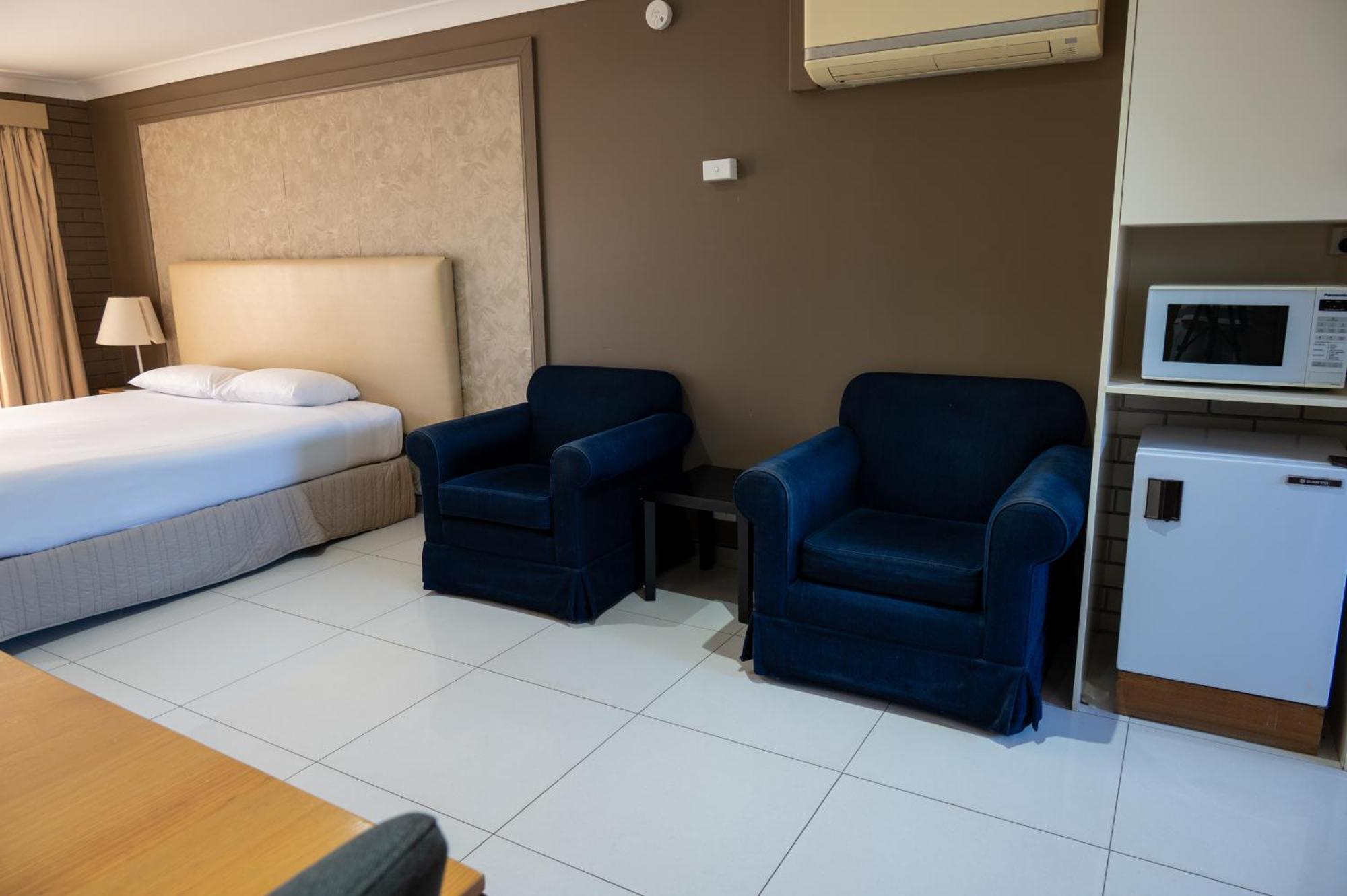 Tumut Valley Motel Pet Friendly Екстериор снимка