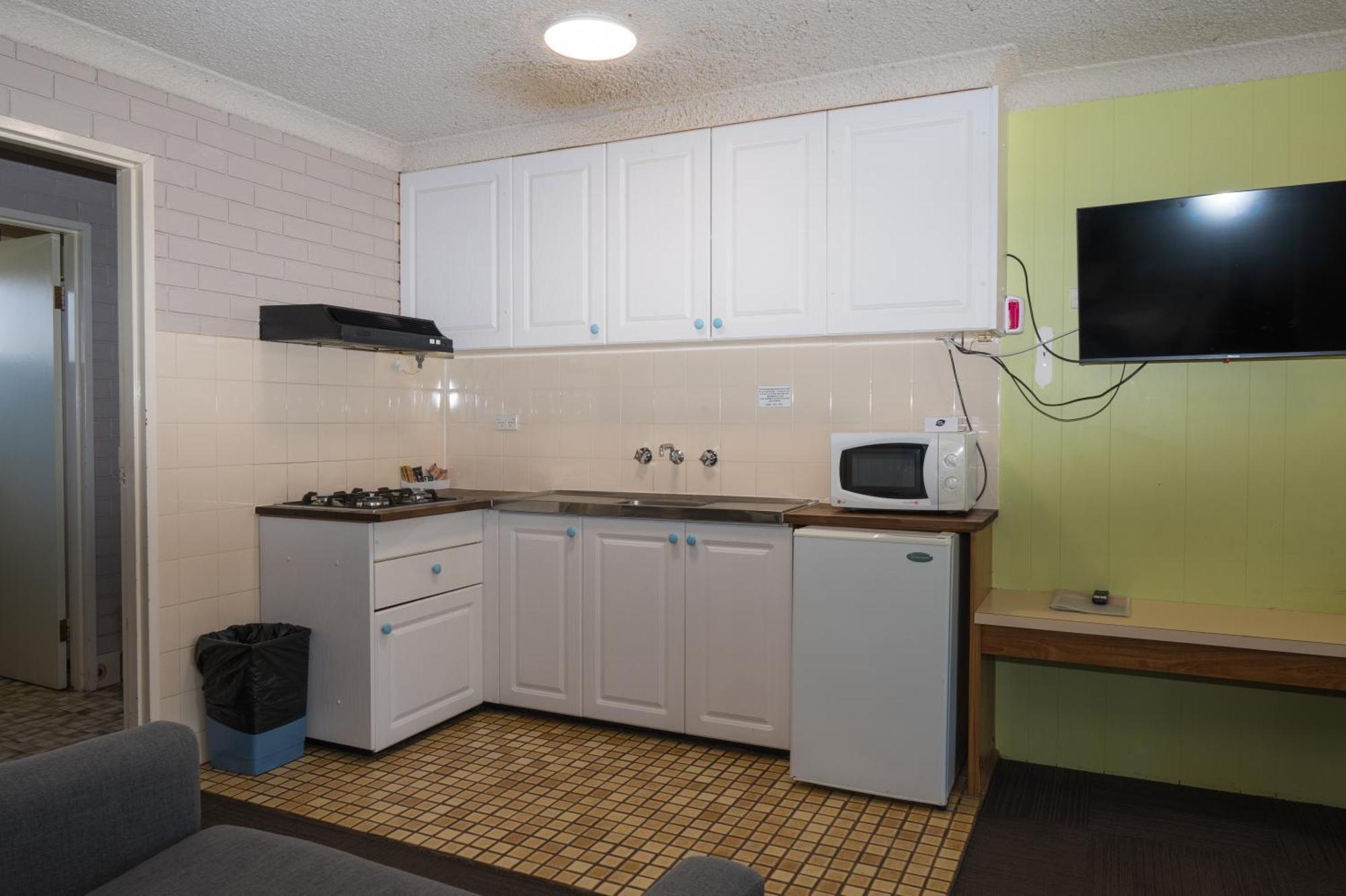 Tumut Valley Motel Pet Friendly Екстериор снимка