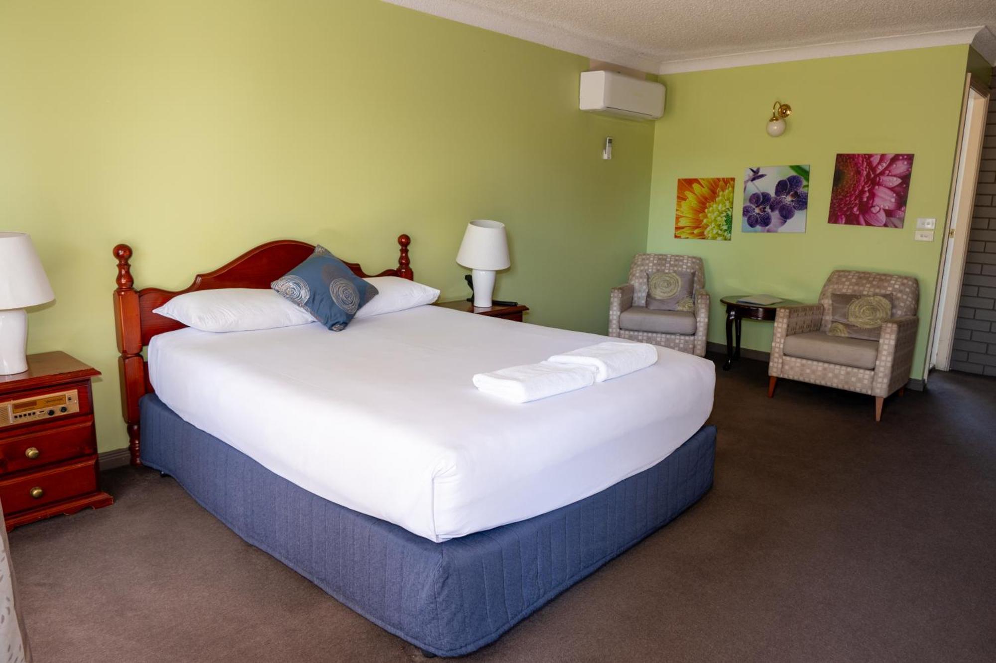 Tumut Valley Motel Pet Friendly Екстериор снимка