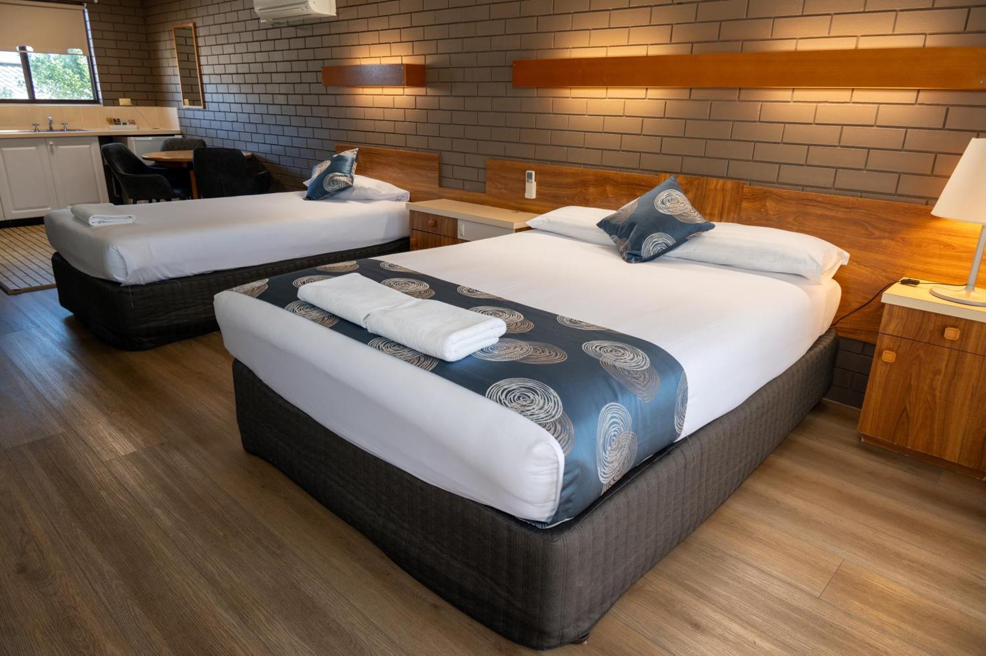 Tumut Valley Motel Pet Friendly Екстериор снимка