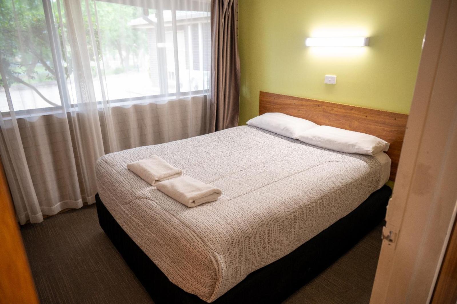 Tumut Valley Motel Pet Friendly Екстериор снимка