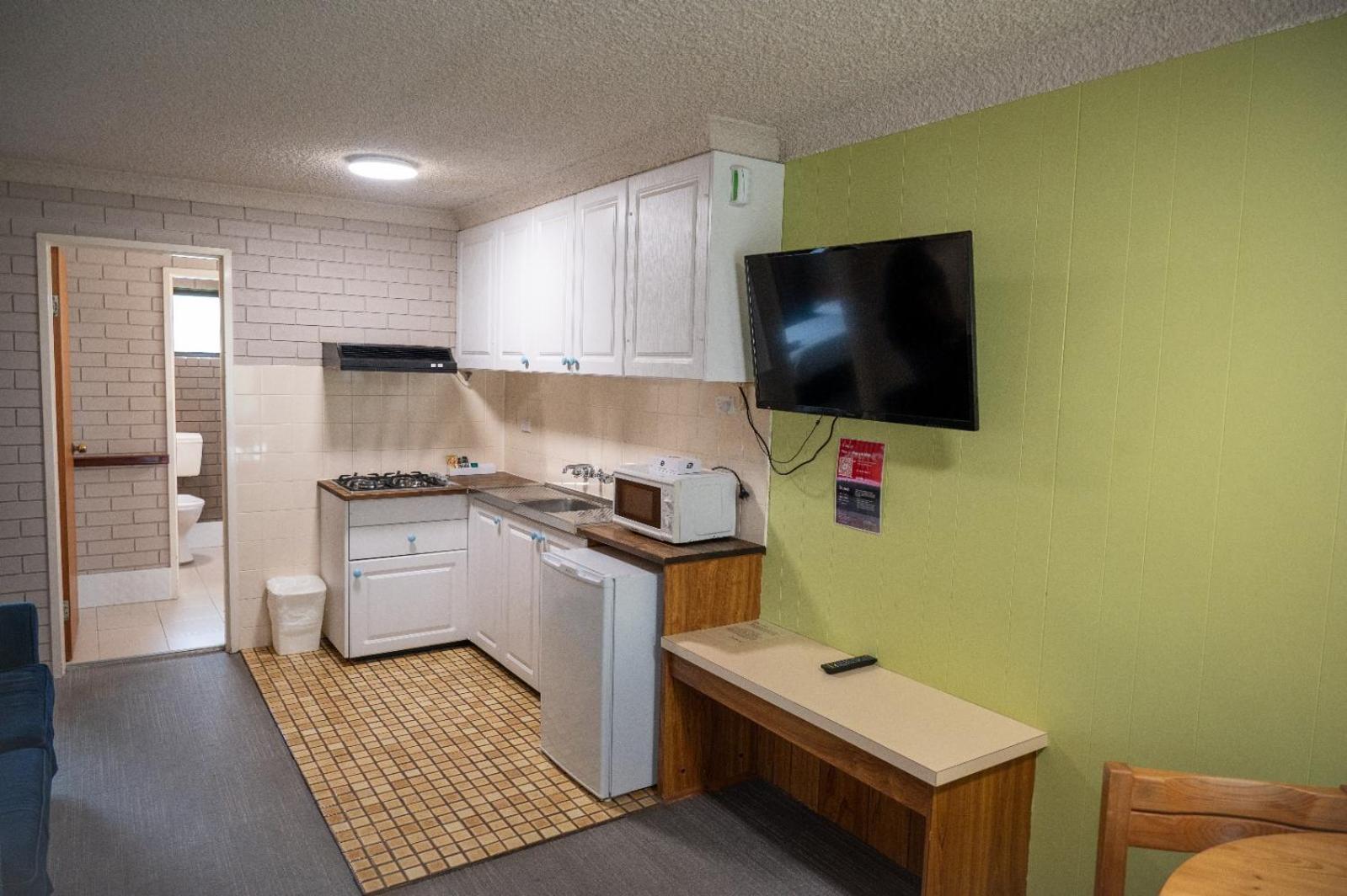 Tumut Valley Motel Pet Friendly Екстериор снимка