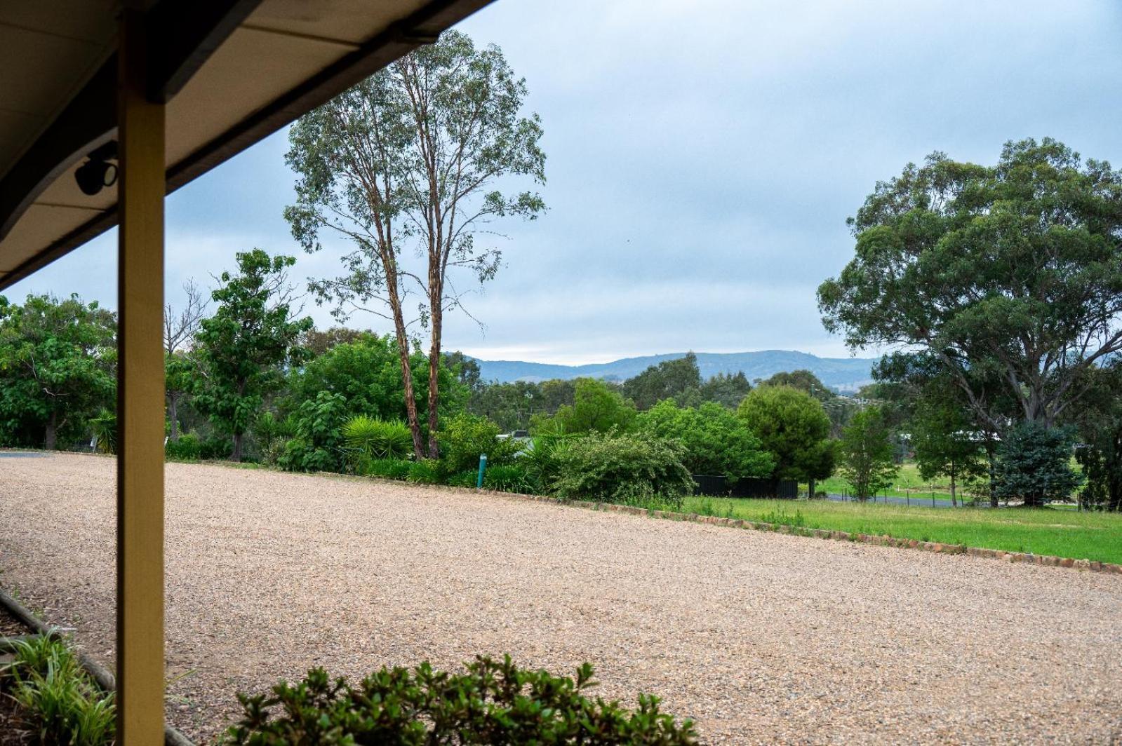 Tumut Valley Motel Pet Friendly Екстериор снимка