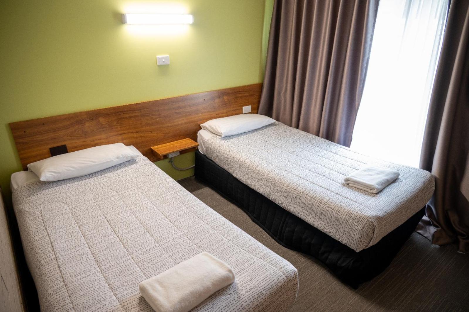 Tumut Valley Motel Pet Friendly Екстериор снимка