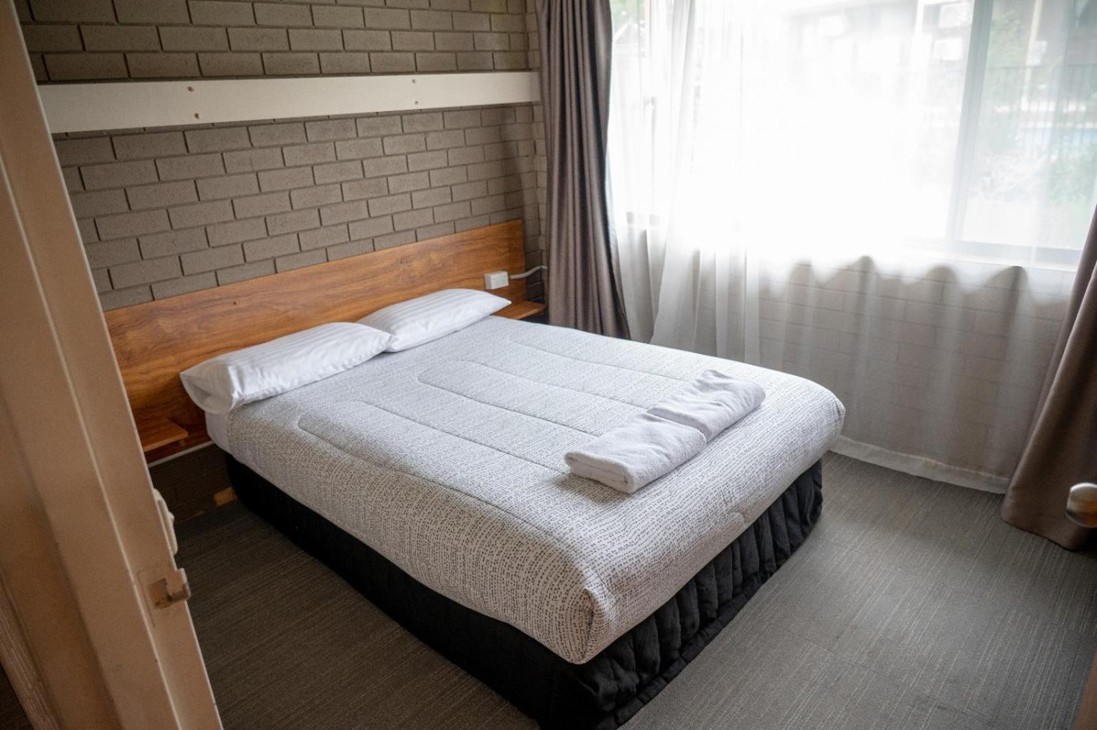 Tumut Valley Motel Pet Friendly Екстериор снимка