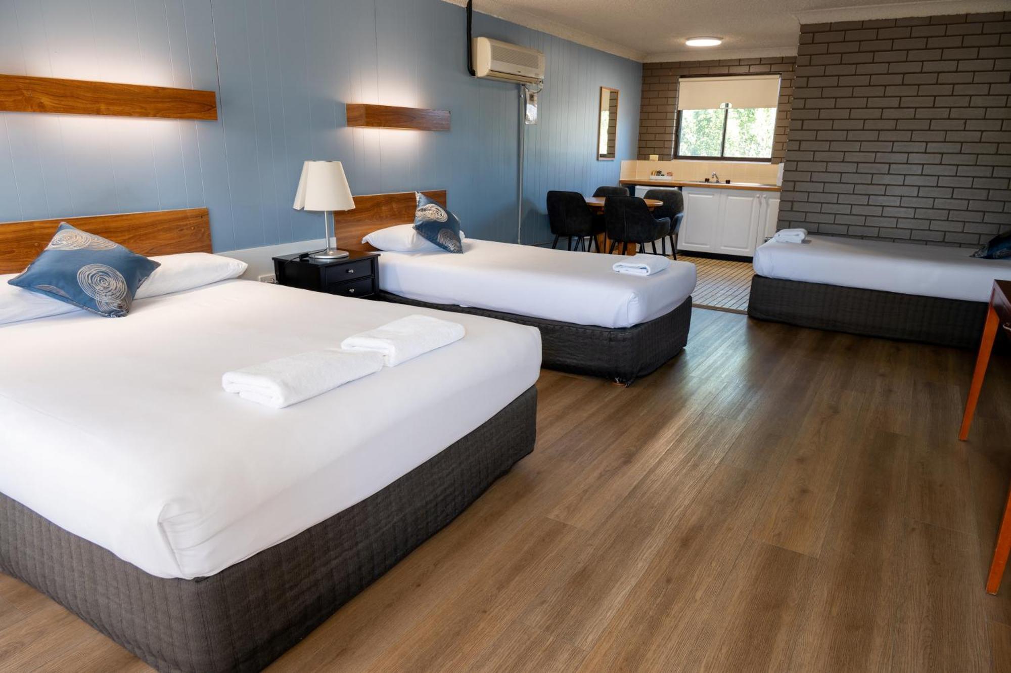Tumut Valley Motel Pet Friendly Екстериор снимка