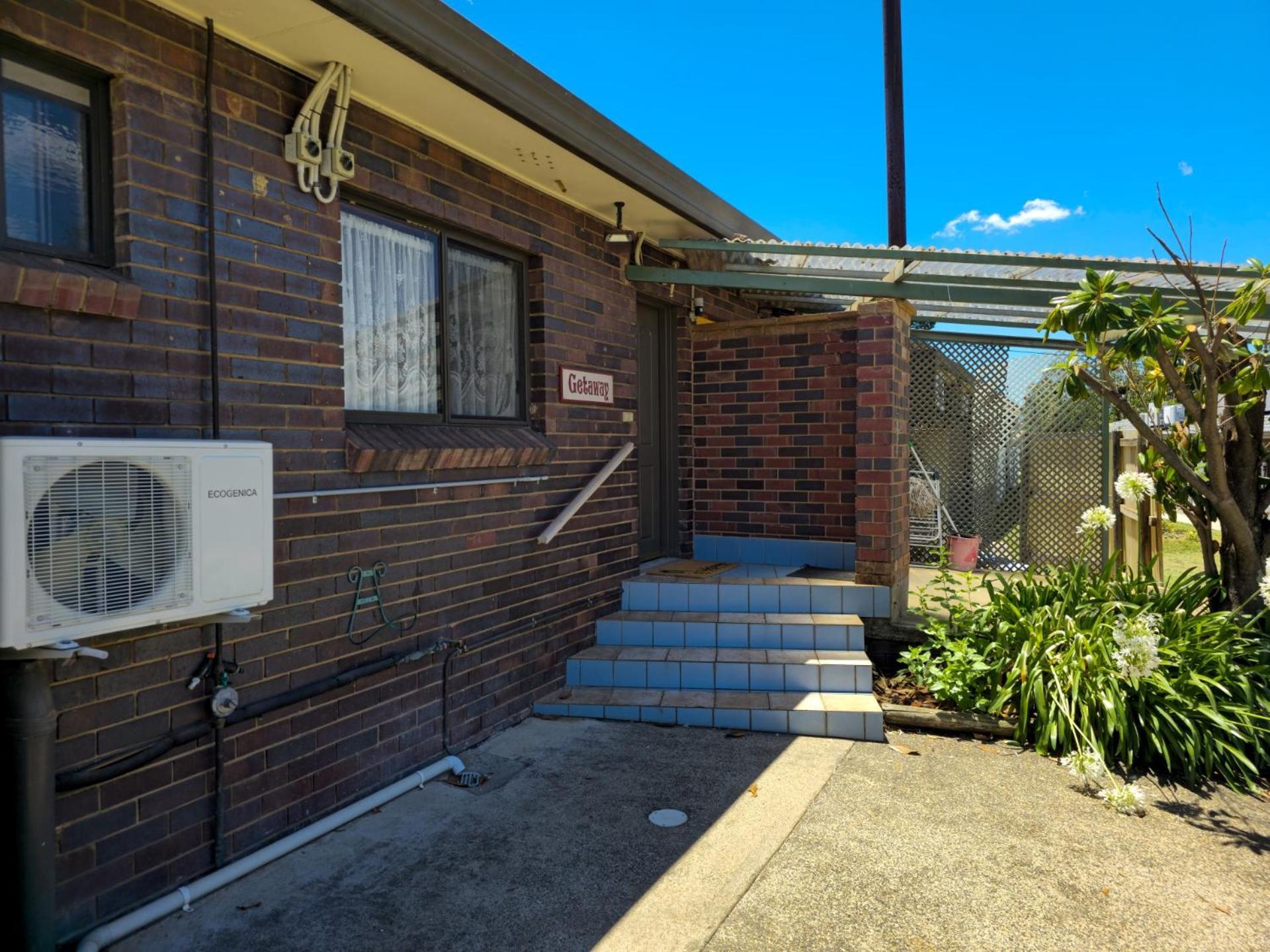 Tumut Valley Motel Pet Friendly Екстериор снимка
