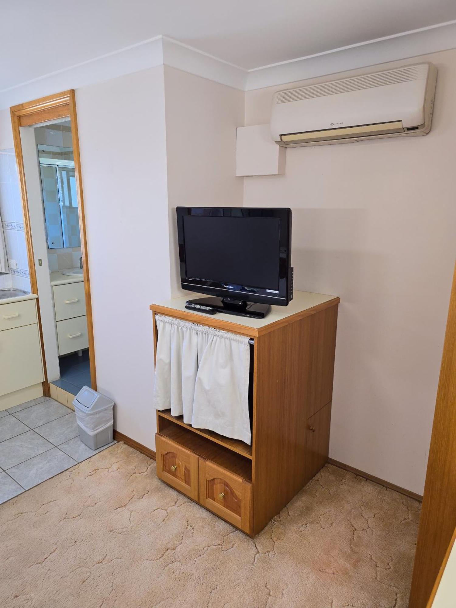 Tumut Valley Motel Pet Friendly Екстериор снимка