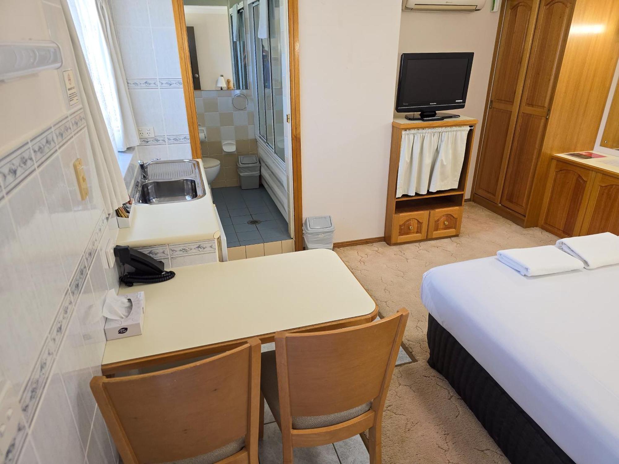 Tumut Valley Motel Pet Friendly Екстериор снимка