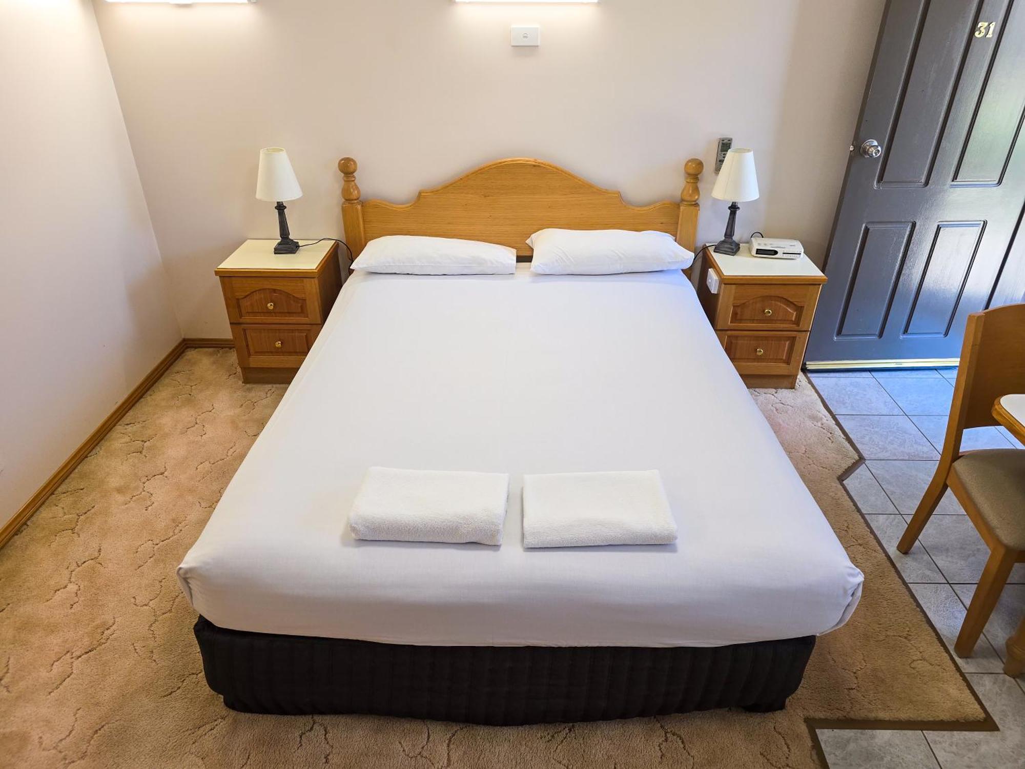 Tumut Valley Motel Pet Friendly Екстериор снимка