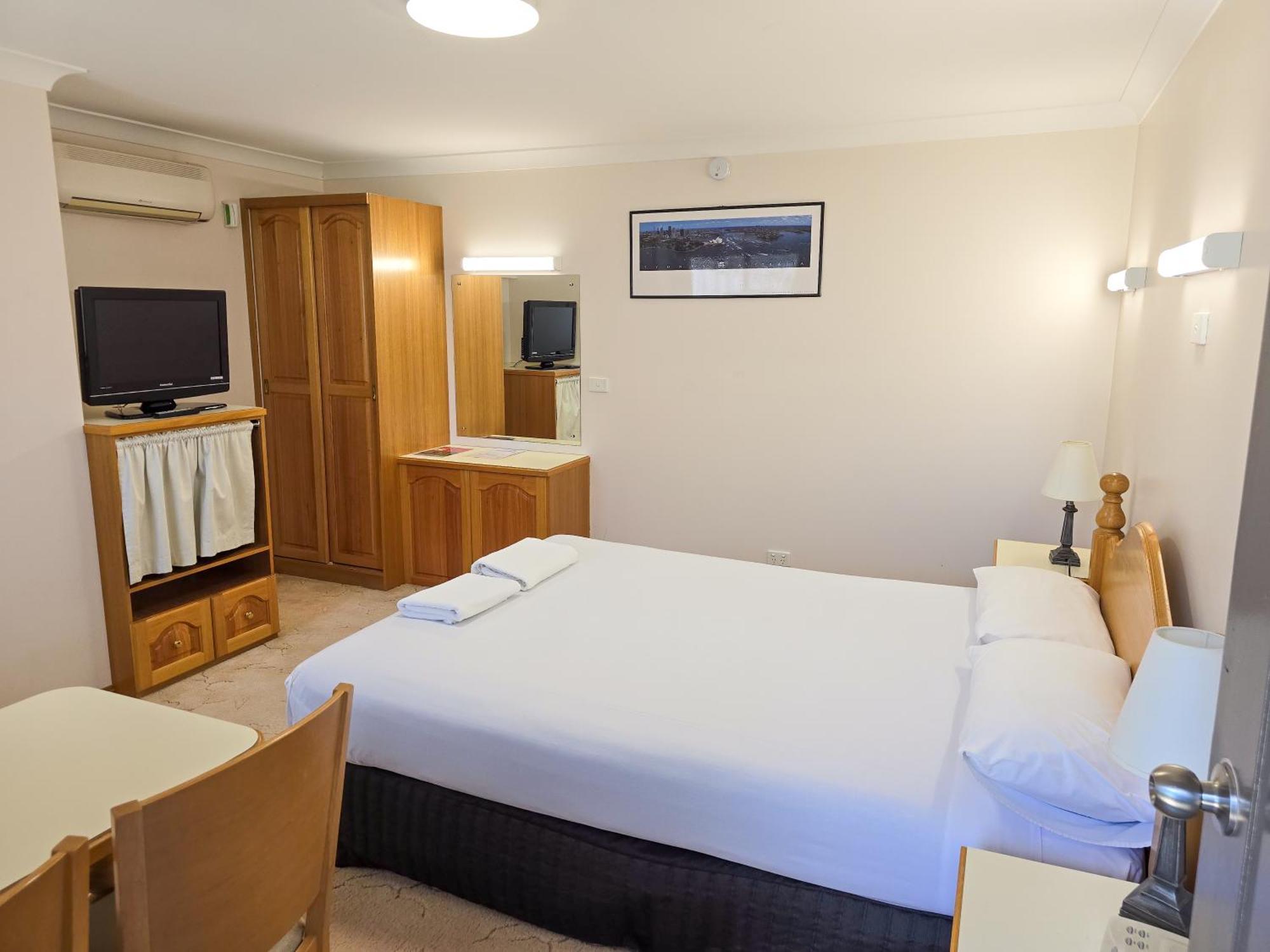 Tumut Valley Motel Pet Friendly Екстериор снимка