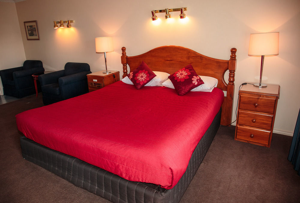 Tumut Valley Motel Pet Friendly Екстериор снимка