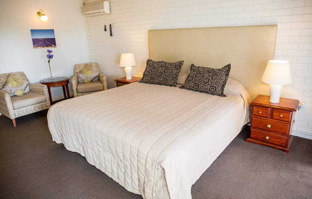 Tumut Valley Motel Pet Friendly Екстериор снимка